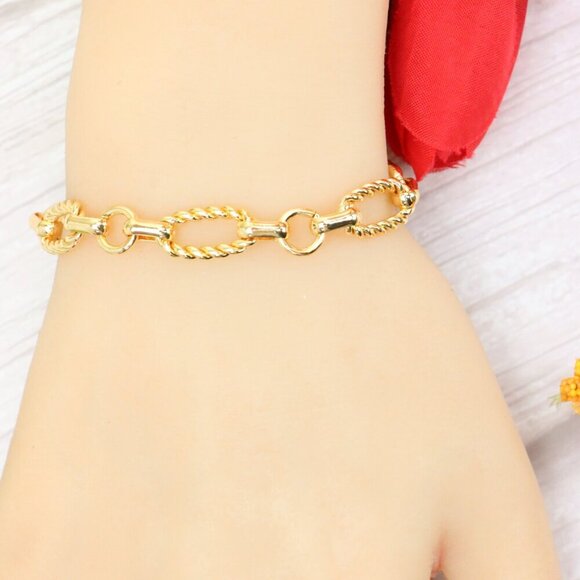 "Trendy Handmade Bracelet – A Thoughtful Gift for Girls & Women | UNVRC1587 - Picture 7 of 10